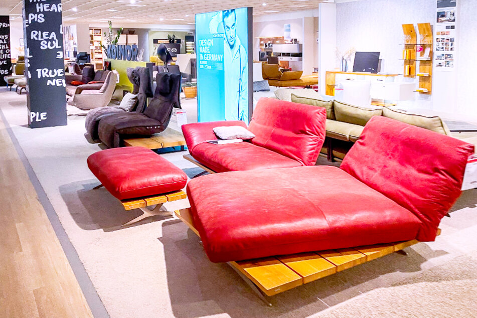 Bei porta Wiedemar gibt's am Sonntag (1.10.) hohe Rabatte u. a. auf gemütliche Sessel, Sofas und mehr.