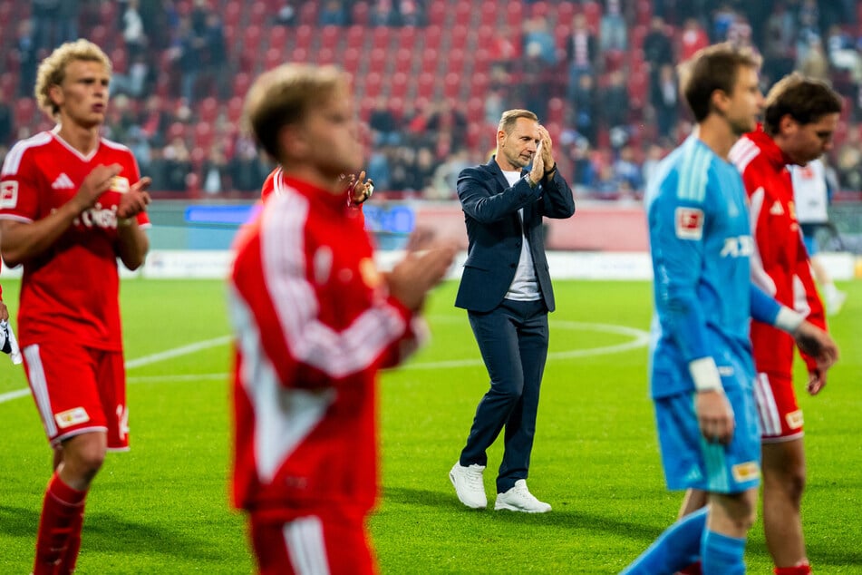 Mauro Lustrinelli (50, 3.v.r.) hat mit Union einen Fehlstart hingelegt.