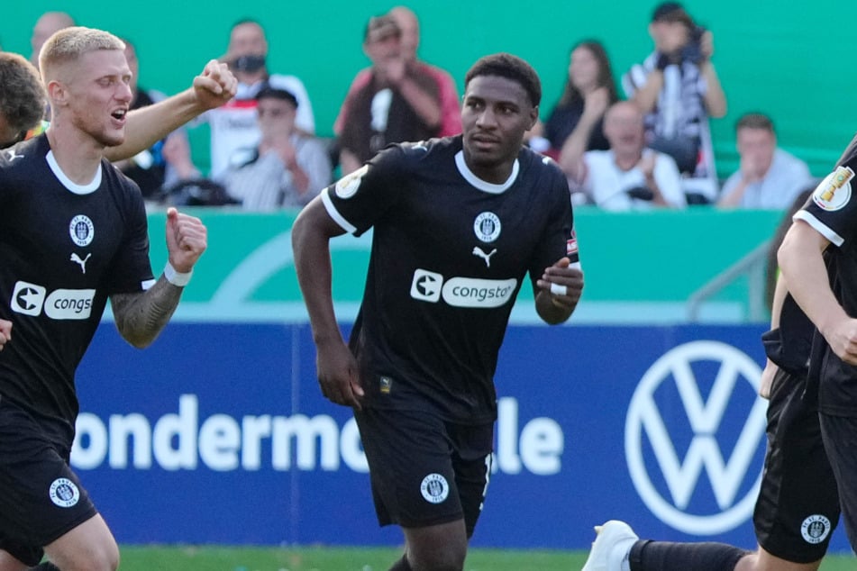 Die Körpersprache von Oladapo Afolayan (27, M.) im Pokal-Drama gegen Eintracht Norderstedt bezeichnete Alexander Blessin (52) als "schwierig".
