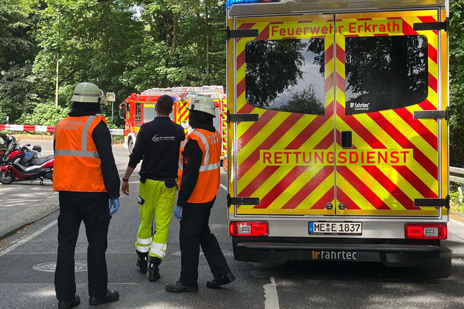 Die eintreffenden Rettungskräfte brachten den schwer verletzten Mann ins Krankenhaus.