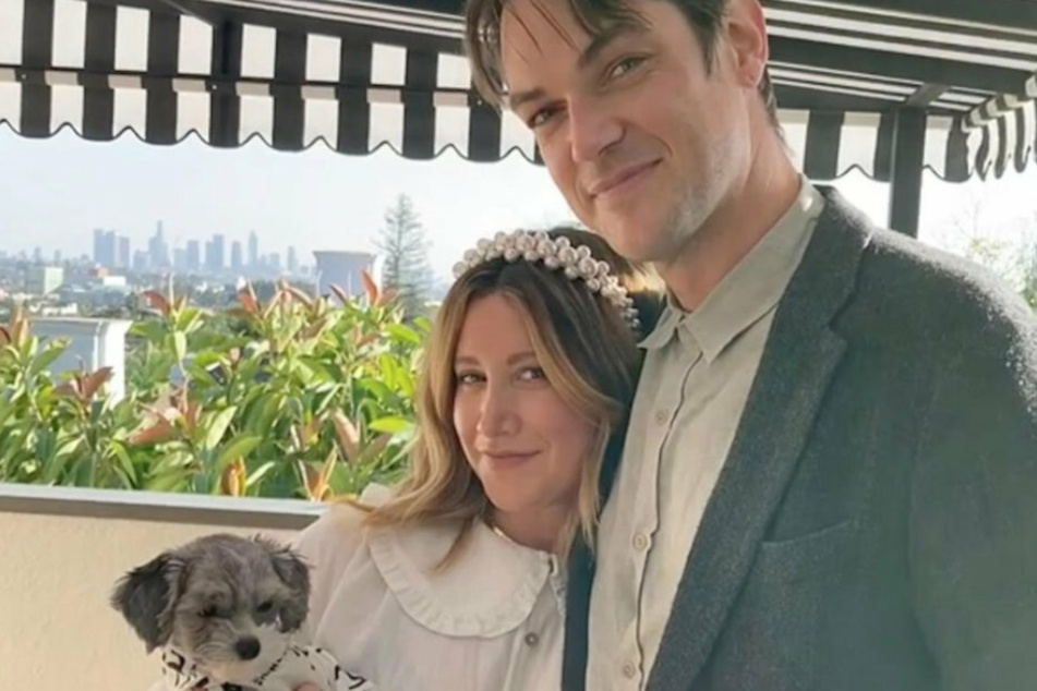 Mit ihrem Ehemann Christopher French (39, r.) erwartet Ashley Tisdale ihr erstes gemeinsames Kind.