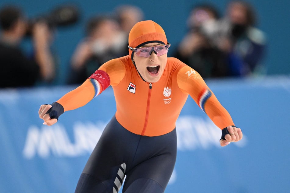 Femke Kok gewinnt Gold über 500 Meter, Silber geht an Landsfrau Jutta Leerdam.