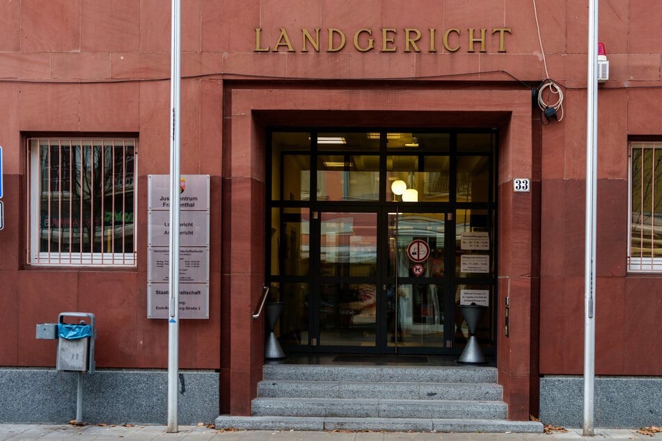 Das Landgericht Frankenthal verurteilte den 40-Jährigen wegen Mordes. Die Verteidigung hatte auf Totschlag plädiert.