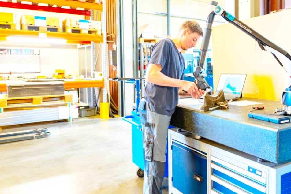 Urlaubs- und Weihnachtsgeld, Kita-Zuschuss und mehr warten in dieser Firma