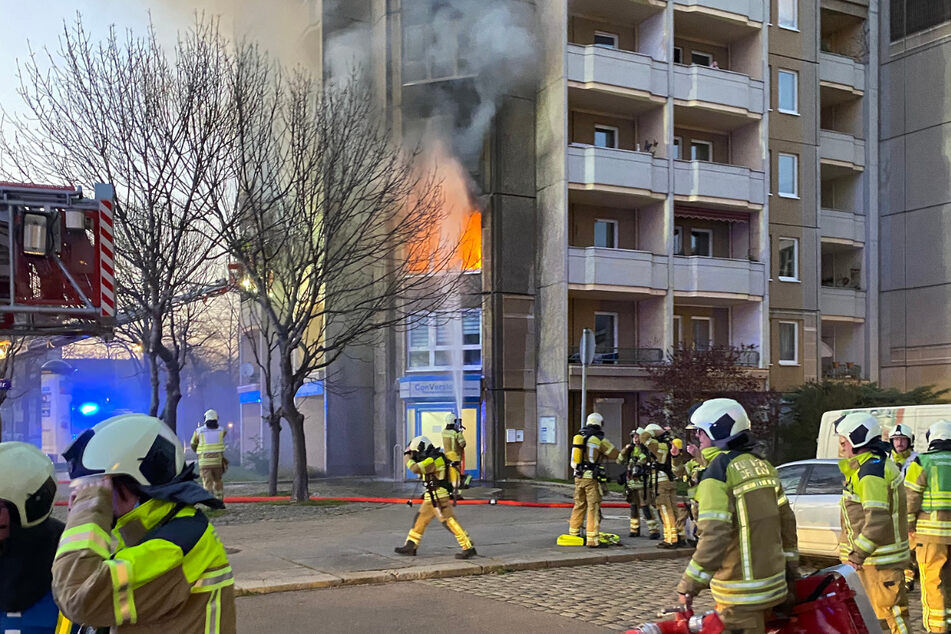 Im April brannte die Wohnung an der Albertstraße lichterloh, vier Hausbewohner kamen ins Krankenhaus.