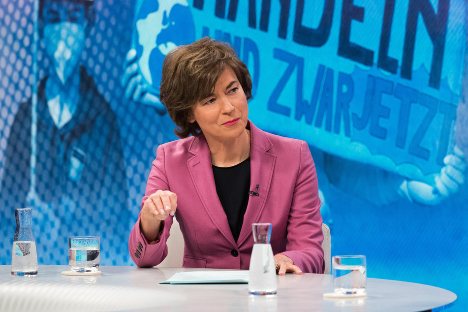 Maybrit Illner (58) hat am Donnerstagabend Kanzler Scholz in ihrer Sendung.