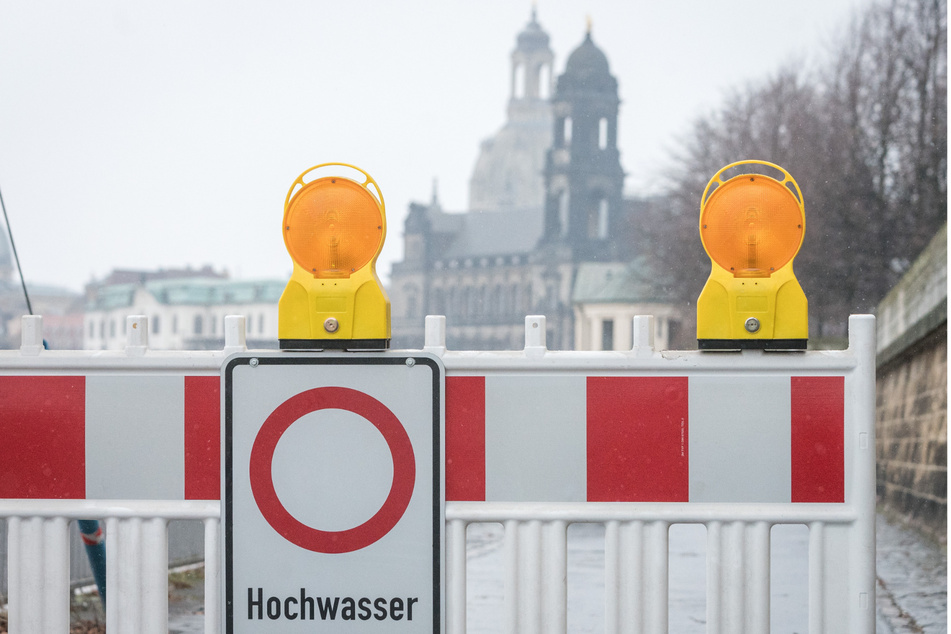 Hochwasser-Alarmstufe 1: Pegel der Elbe soll in Dresden bis Montag auf ...