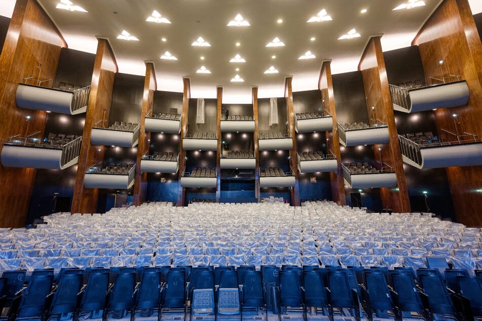 Der Innenraum der neu gestalteten Kölner Oper.