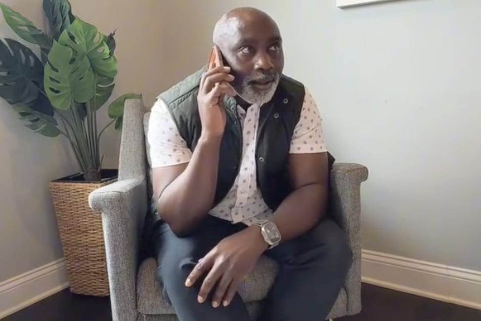 Peter Mutabazi hat gerade Isabellas leibliche Mutter an der Strippe und muss ihr eine echt schwere Frage stellen.