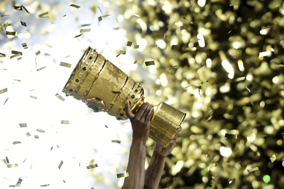 Die begehrte Trophäe: Nur noch vier Teams sind im Wettbewerb. Der 1. FC Saarbrücken tritt gegen Bayer 04 Leverkusen an.