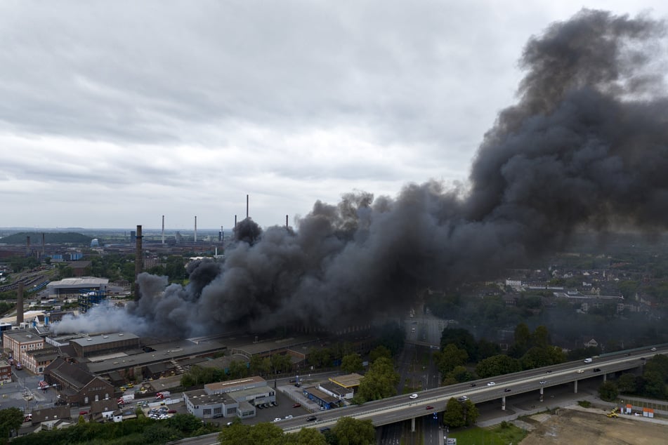 Anwohner sollten Türen und Fenster geschlossen halten.