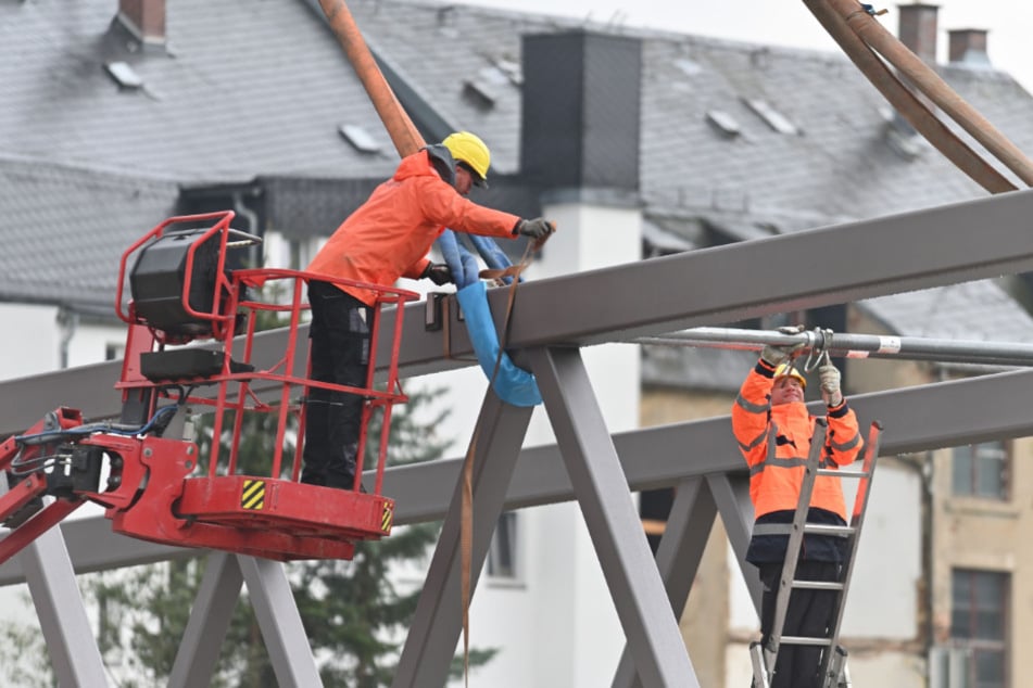 Die Arbeiten an der Brücke verliefen reibungslos.