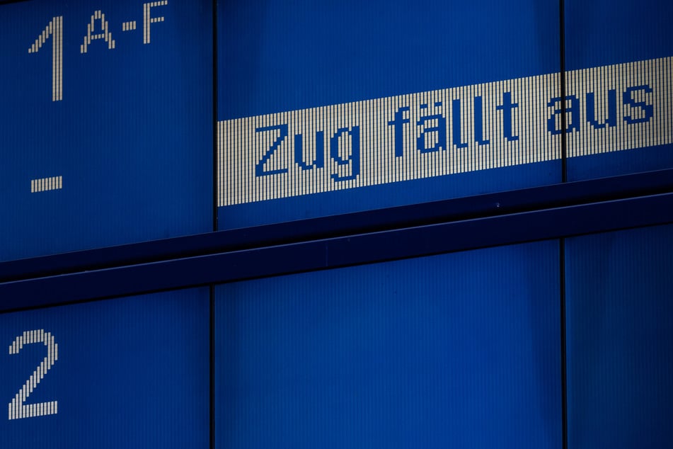 Zwei Stunden lang ging zwischen Stendal und Magdeburg nichts mehr. (Symbolfoto)