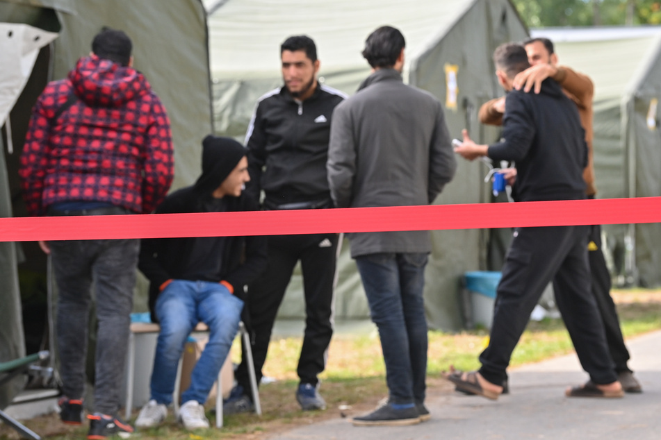 Nach der Aufhebung vieler Corona-bedingter Reisebeschränkungen kommen 2022 wieder mehr Asylbewerber nach Deutschland.