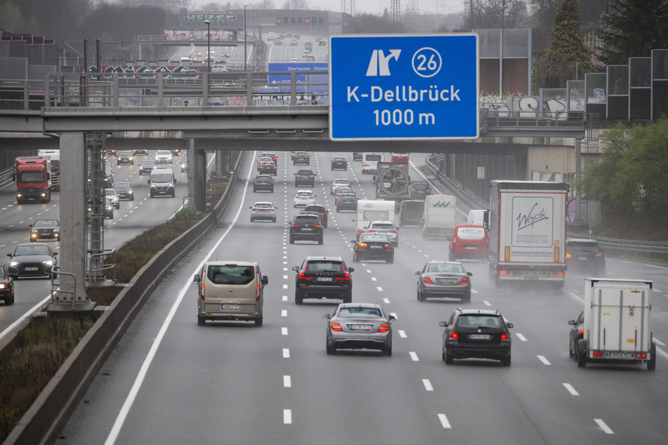 Auf den Autobahnen in Nordrhein-Westfalen war es nach Ferienbeginn spürbar voller.