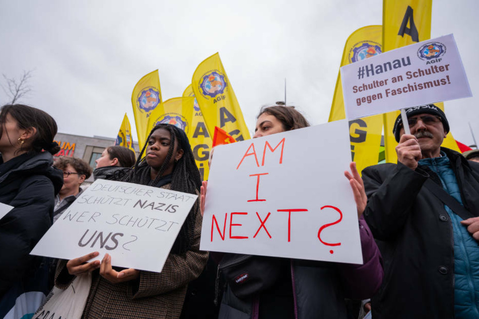 Schon mehrfach sind die Menschen in Hanau - wie hier am 22. Februar - auf die Straße gegangen und haben gegen rechte Hetze demonstriert.