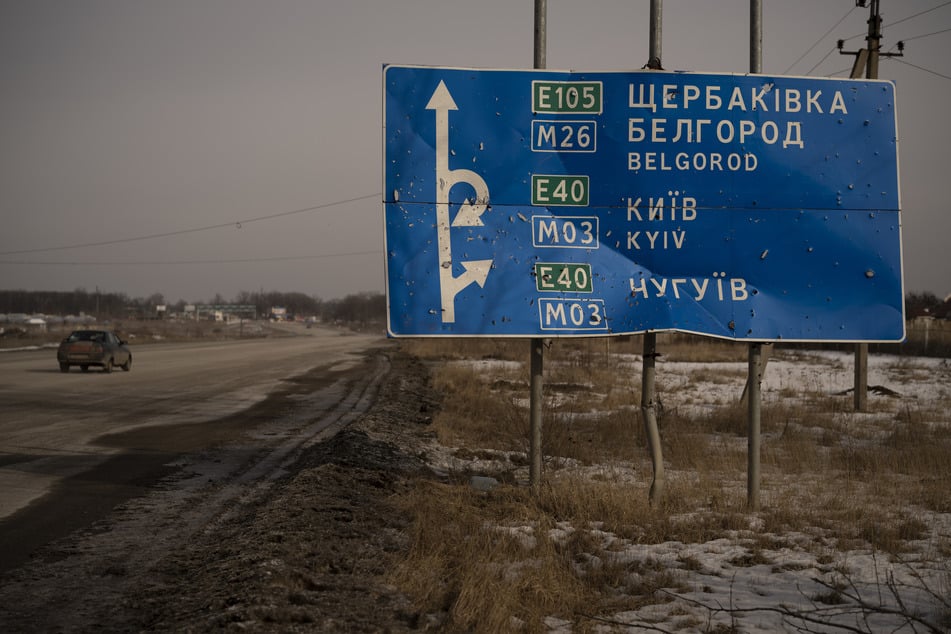 Im russischen Grenzgebiet Belgorod kam nach Behördenangaben eine Frau nach ukrainischem Beschuss ums Leben.