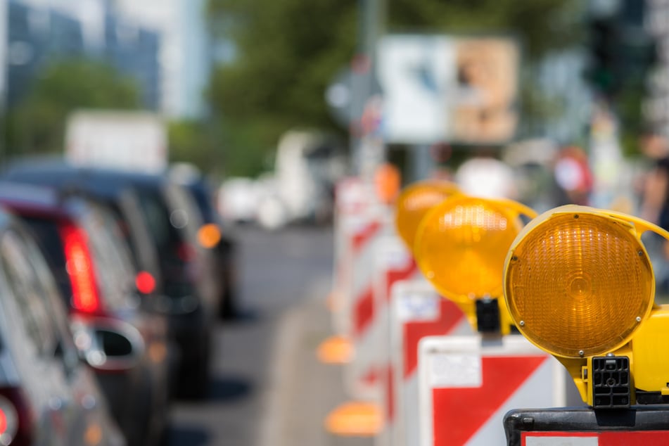 Unter anderem kommt es in der kommenden Woche auf der Bornaer Straße und Treffurthstraße zu Einschränkungen. (Symbolbild)