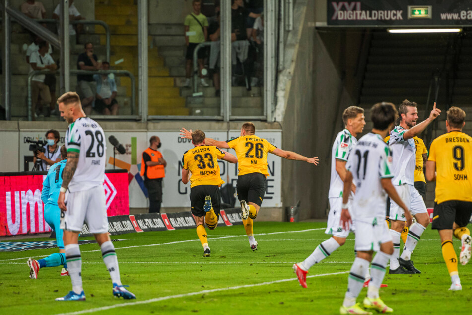 Dynamo Leader Sebastian Mai Und Das Bier Beim Tor Wenn Ich Jetzt Meine Haare Ablecke Werde Ich Besoffen Tag24