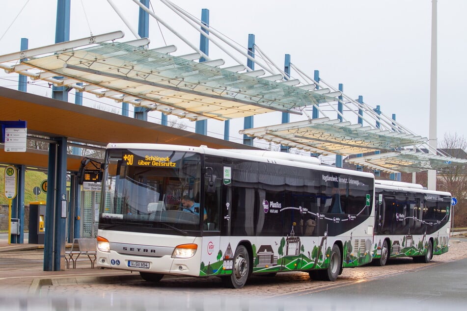 Beim regionalen Busverkehr im Vogtland hat der Landkreis wieder das Steuer in der Hand.