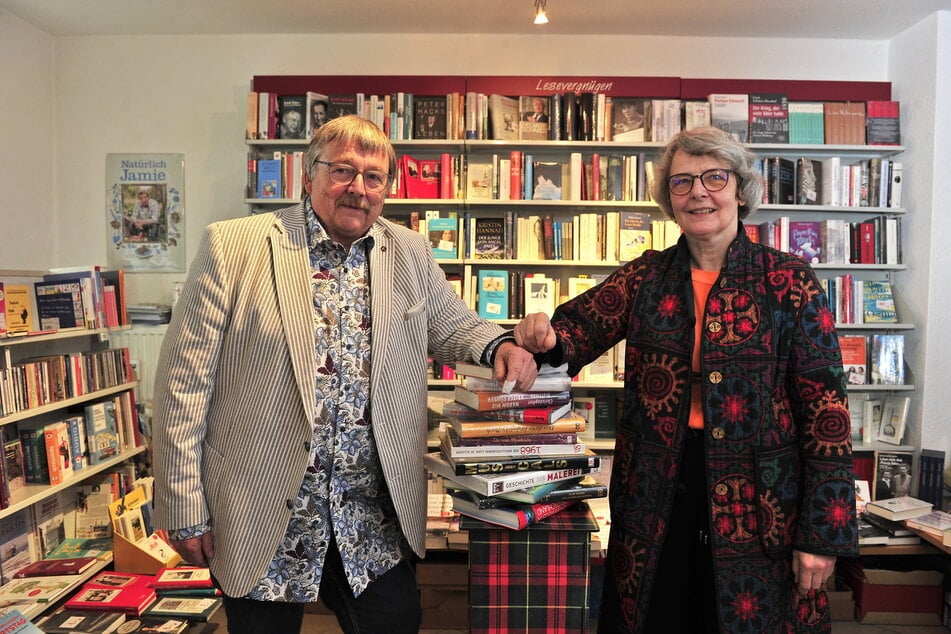 Günther Ebert (69) und seine Frau Elke (63) sind Inhaber der Buchhandlung am Brühl.