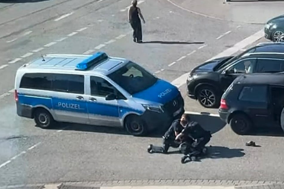 21-Jähriger liefert sich spektakuläre Verfolgungsjagd: Flucht endet mit Unfall