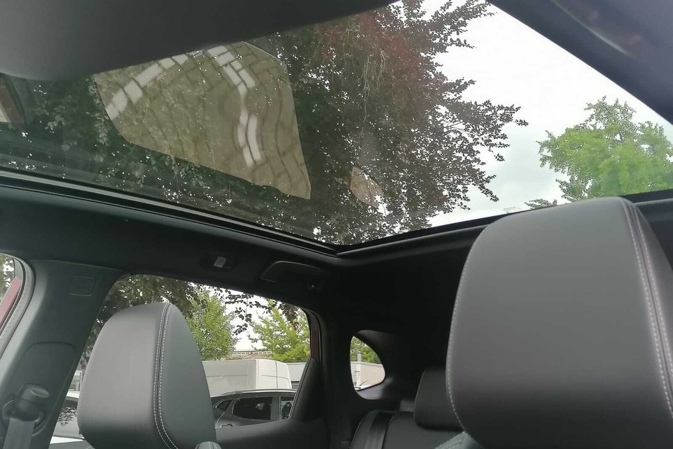 Abbildungen zeigen Sonderausstattungen