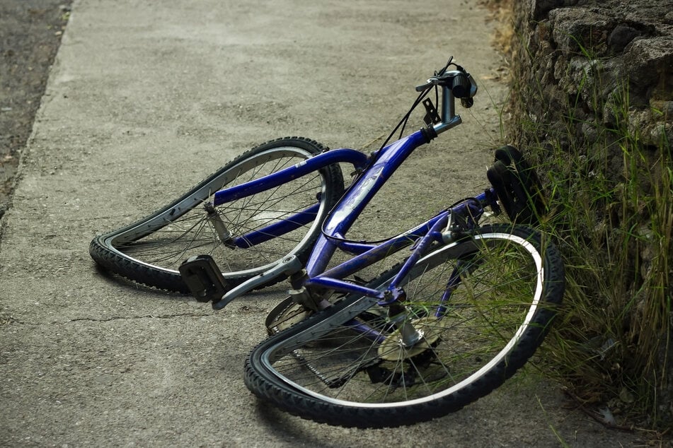 Der Radfahrer (23) wurde beim Zusammenstoß schwer verletzt. (Symbolfoto)