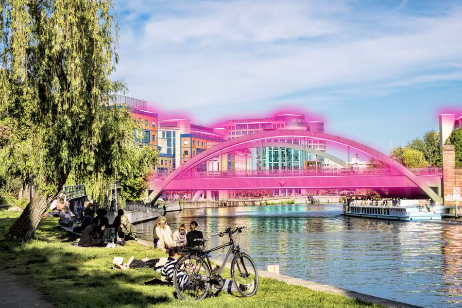 Für rund 42.000 Haushalte in Berlin-Moabit baut die Telekom Glasfaser-Leitungen aus.