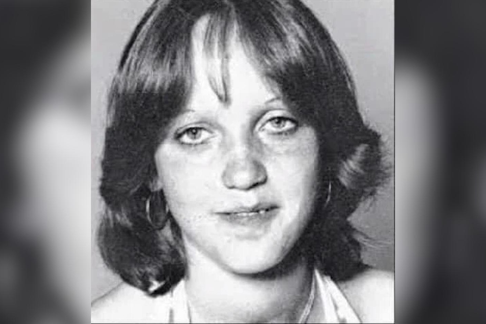 Die Leiche der damals 18-jährigen Cornelia Hümpfer wurde vor 45 Jahren in einem erschreckenden Zustand am Straßenrand entdeckt.