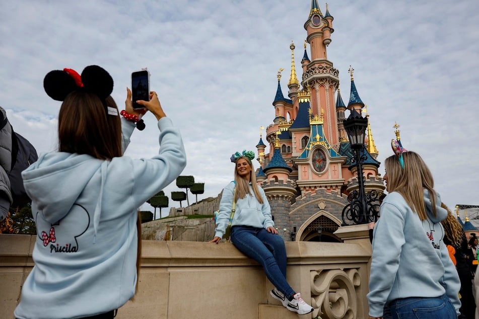 Machten die EU-Abgeordneten etwa einen Kurztrip im Disneyland Paris? Dabei sollte es doch eigentlich zu einer Sitzung nach Straßburg gehen ... (Symbolfoto)