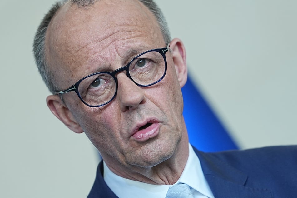 Bundeskanzler Friedrich Merz (70, CDU) plant, die Situation für Autofahrer und Unternehmen zu verbessern.
