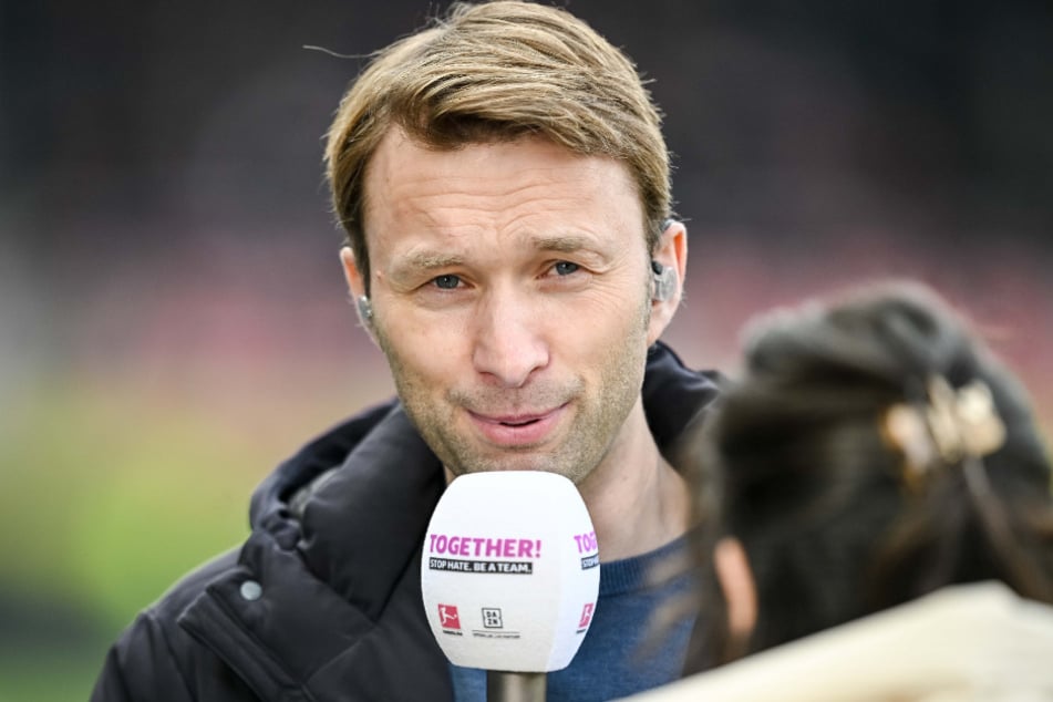 Simon Rolfes (44) steht aufgrund der durchwachsenen Trainersuche zunehmend unter Druck.