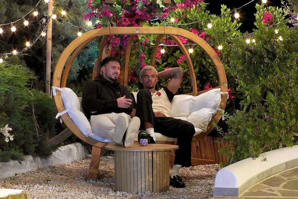 Hätte sich Dion (r.) lieber für eine neue Granate entscheiden sollen?