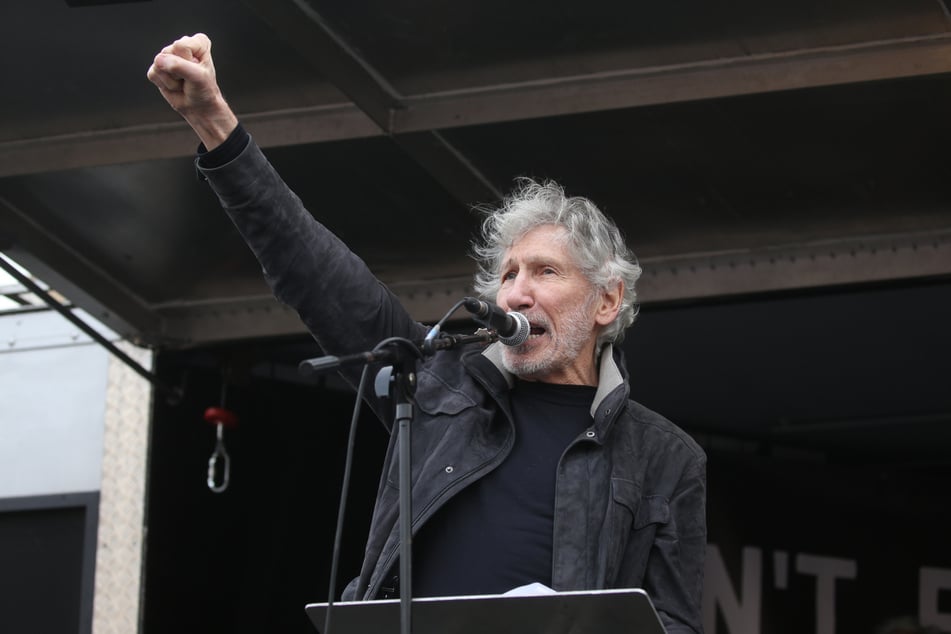 Trotz konkreten Antisemitismusvorwürfen soll Roger Waters (79) nun doch am 28. Mai in der Festhalle auf dem Frankfurter Messegelände auftreten dürfen.