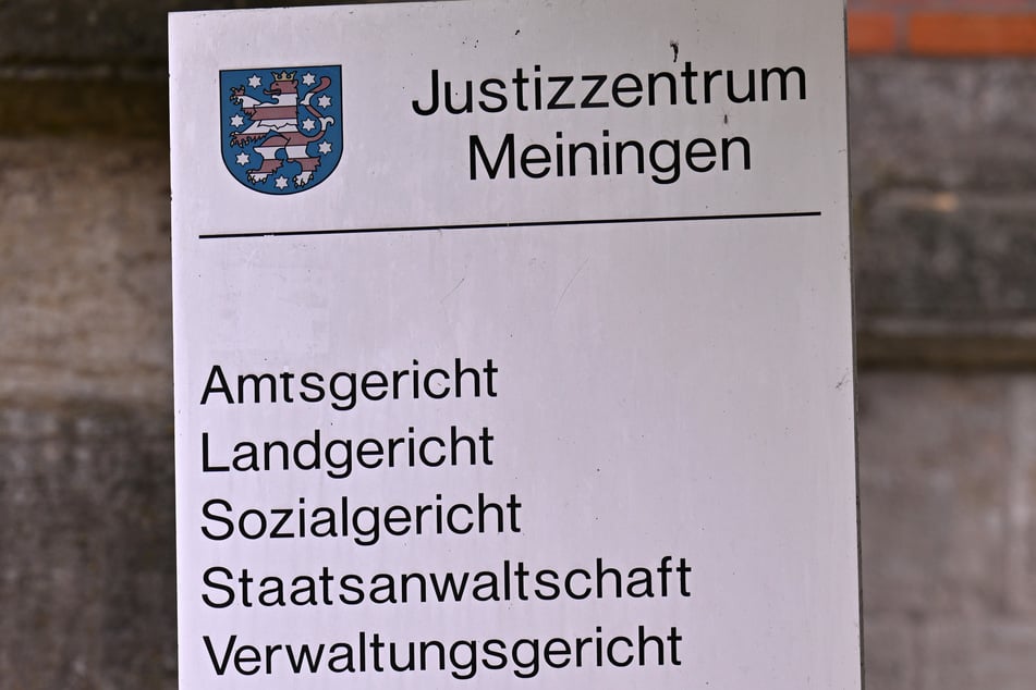 23-Jährigen brutal misshandelt? Vier Teenager vor Gericht