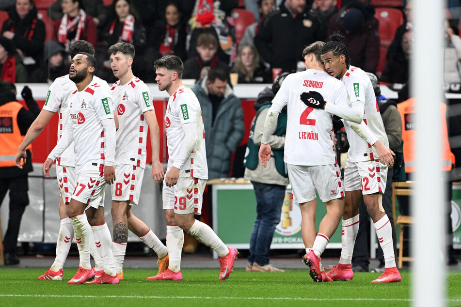 Großer Jubel beim 1. FC Köln! Damion Downs (r.) schießt die Geißböcke in Führung.