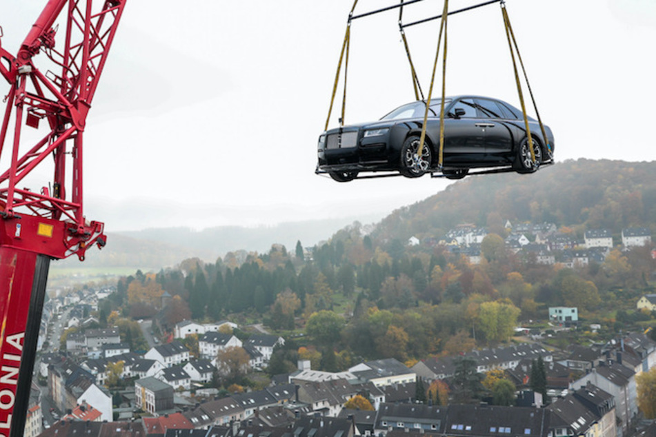 Rolls-Royce Black Badge Ghost voll am Haken!