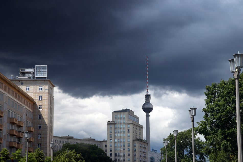 "Ist der Siebenschläfer nass, regnet's ohne Unterlass", sagen bekannte Bauernregeln. Was bedeutet das für den Juli-Beginn in Deutschland?