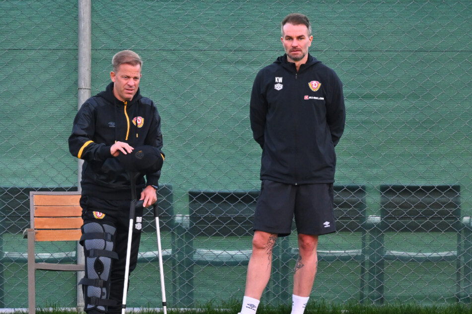 Dynamo coach Markus Anfang (48, left) travels to Turkey's training camp on crutches.  Kristian Walter (38), chief scout of the OMS, observes with a critical eye what the professionals he has hired are doing in the field.