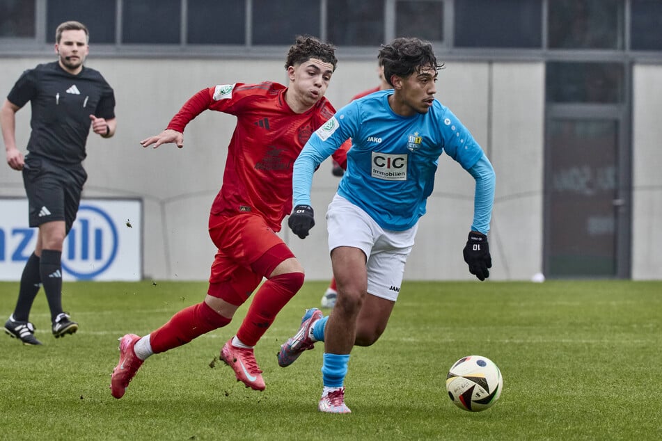 Amadeus Zamora (18, r.) im U19-Bundesliga-Spiel gegen die Bayern.