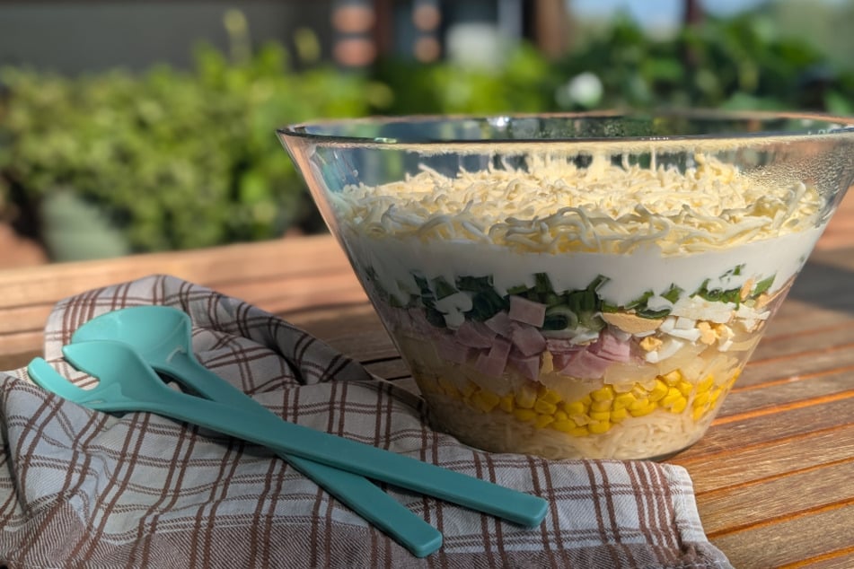 Cremiges Schichtsalat Rezept klassisch