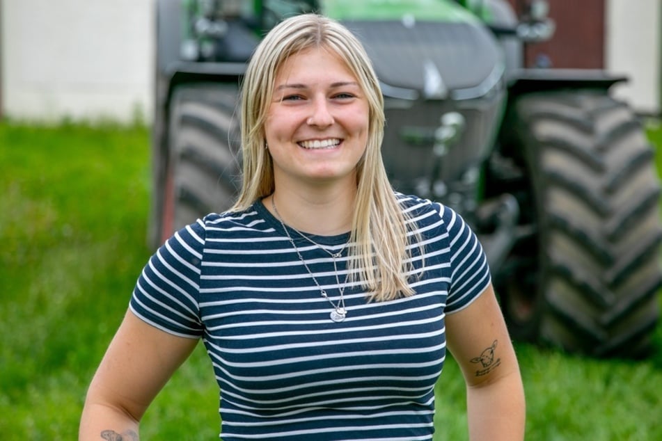 Jungbäuerin Lucy Schmidt lebt für die Landwirtschaft und ihre Tiere. Zum Geburtstag schenkte ihr Jonas ein paar Kühe.