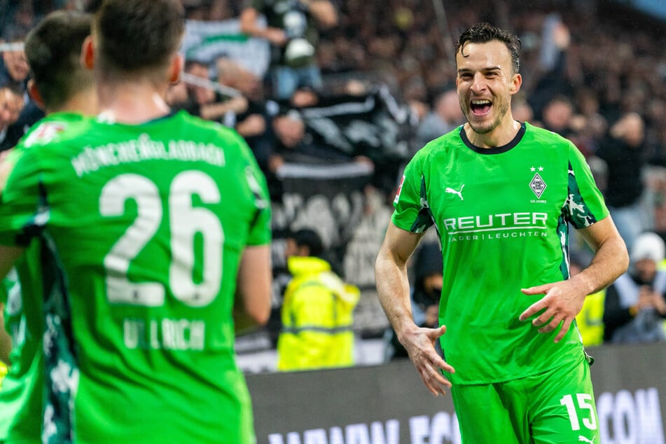 Haris Tabakovic brachte die Gladbacher nach einem kapitalen Bock von St. Paulis Schlussmann Nikola Vasilj in Führung.