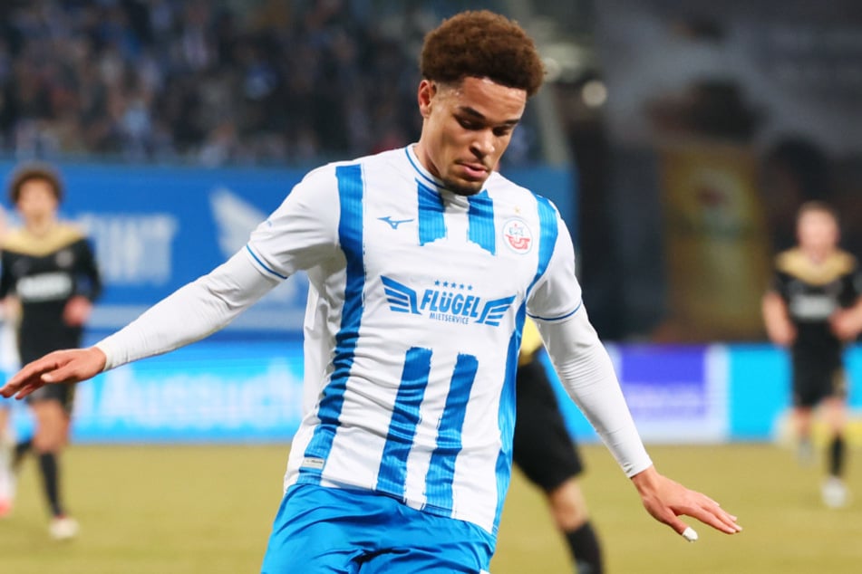 Im Sommer 2024 wechselte Dario Gebuhr (22) von Eintracht Frankfurt zu Hansa Rostock.