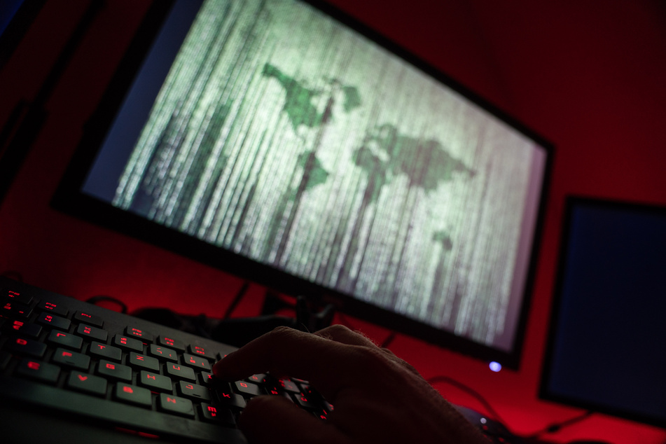 Nach dem Ausbruch des Ukraine-Kriegs stieg die Zahl der Cyberangriffe laut NRW-Regierung nicht sehr stark an.