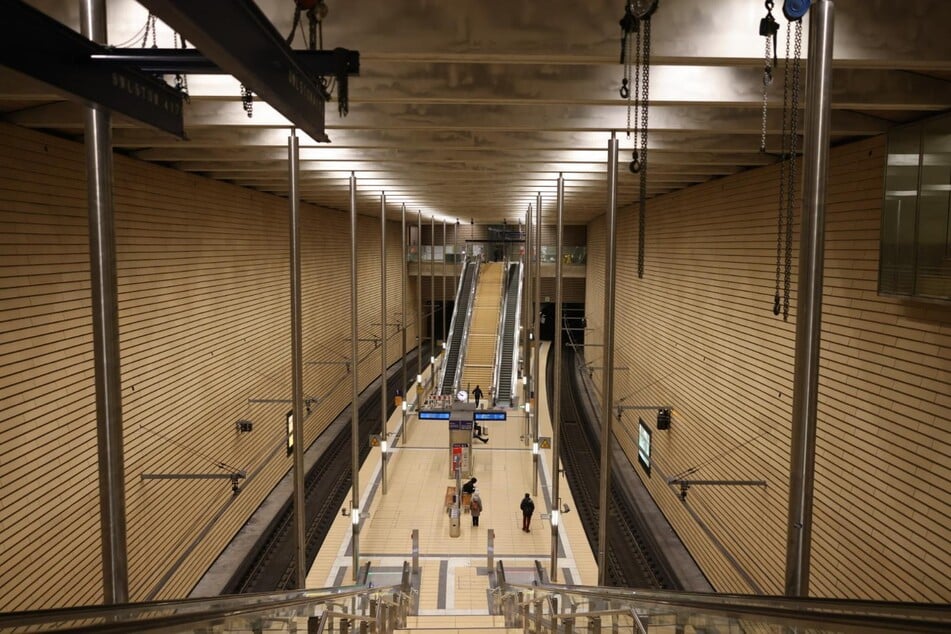 Die Rolltreppen Leipzig Markt legen im Jahr etwa 15.500 Kilometer zurück. Seit der Eröffnung des City-Tunnels im Jahr 2013 sind das insgesamt etwa 190.000 Kilometer!