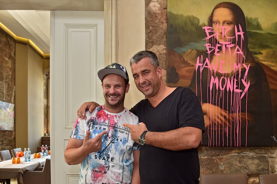 2018 im alten Lokal im Kurländer Palais: Gerd Kastenmeier (56, r.) mit Urban-Art-Künstler René Turrek.