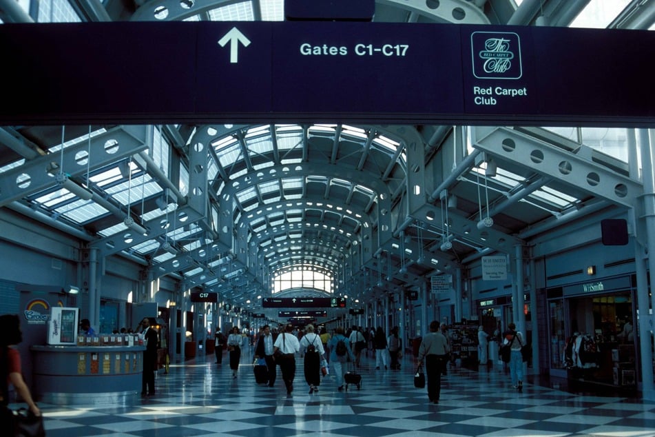 Man secretly lived inside Chicago airport for three months