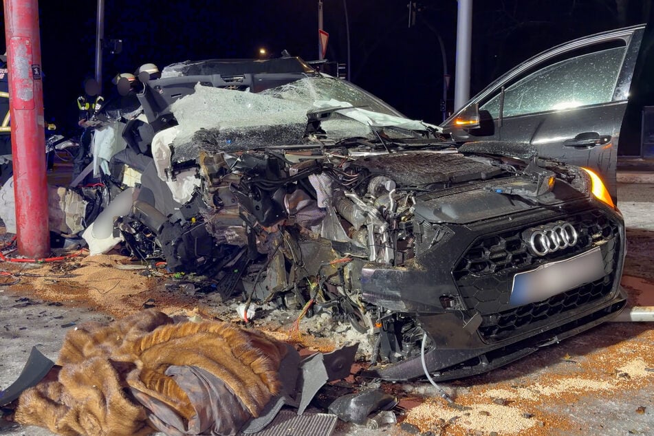 Die Autofahrerin fuhr mit überhöhter Geschwindigkeit.